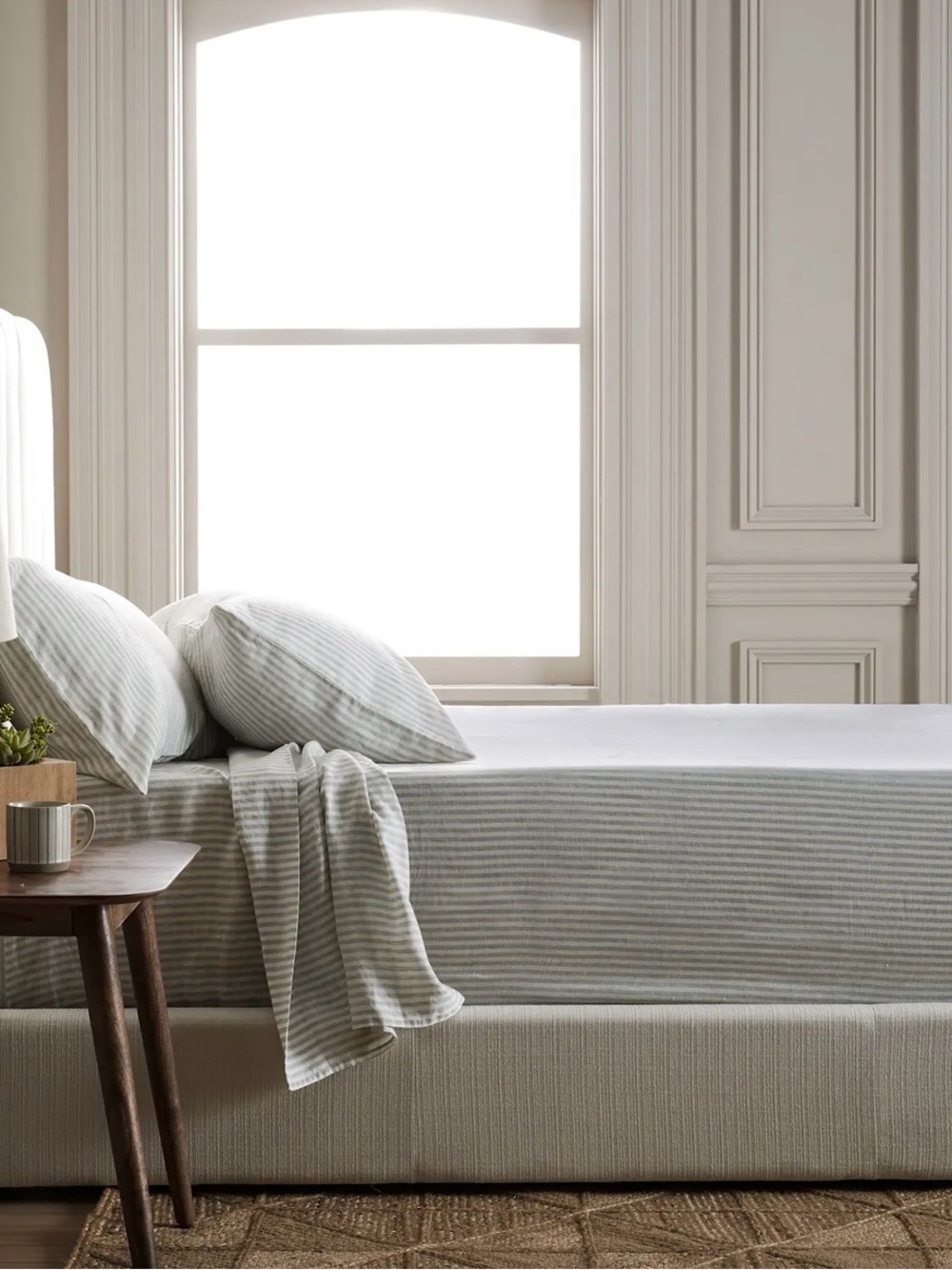 NWT Quince European Linen 4 Piece Stripe Sheet Set, King (Mist/White) MSRP $204
